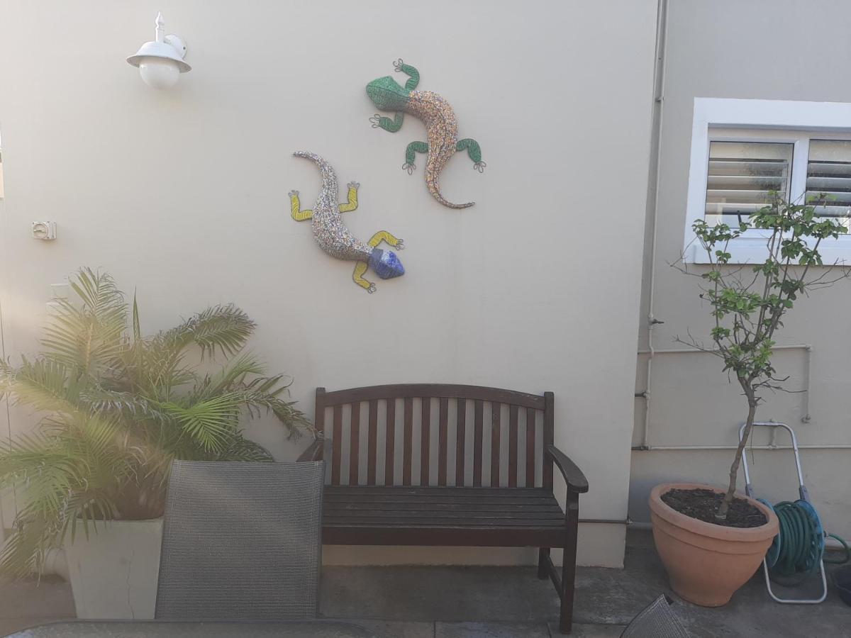Urban Manor Bed and Breakfast Port Elizabeth Exteriör bild