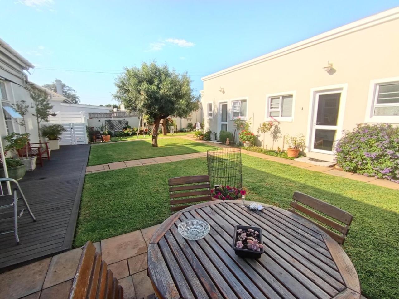 Urban Manor Bed and Breakfast Port Elizabeth Exteriör bild